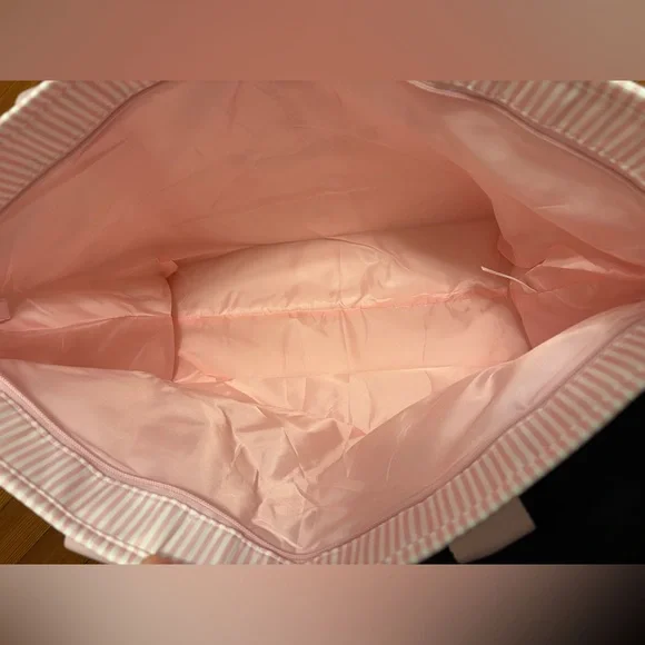 Victoria’s Secret Pink & White Stripe Tote with rhinestone VS logo- BRAND NEW - Picture 3 of 8